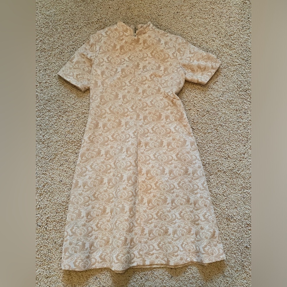 Vintage Cream and Gold Fit and Flare Y2K Cocktail Dress Short Sleeve Medium